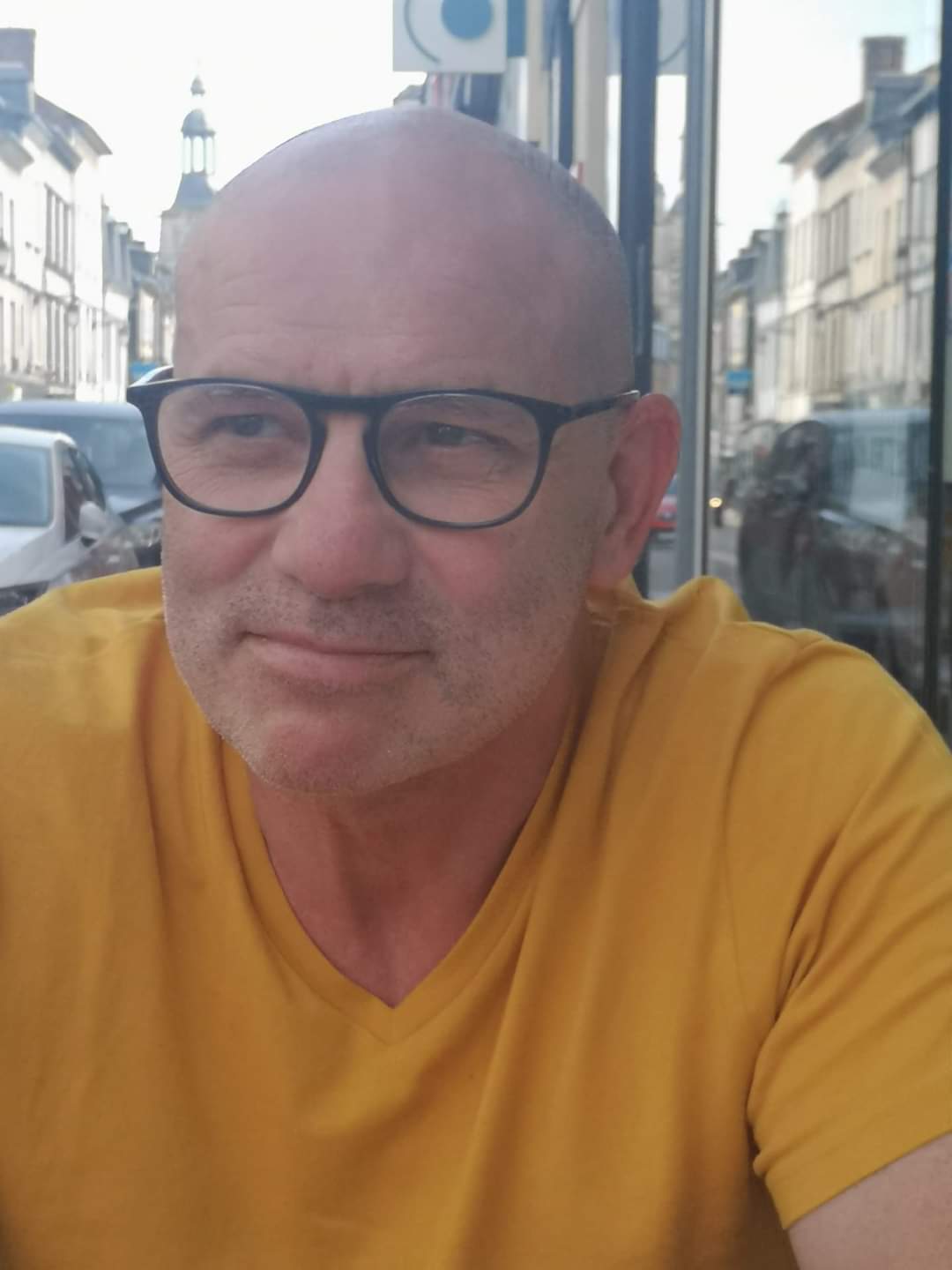 Profil de Edric, 40 ans, Annonce gay à La Hulpe (Brabant wallon)