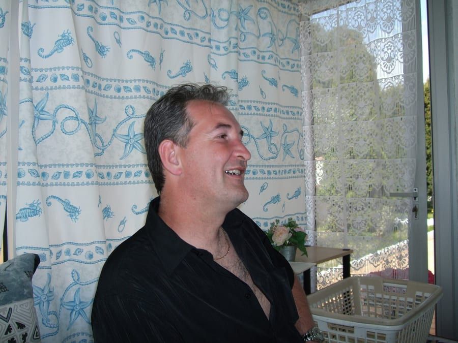 Largo - Annonce gay à Incourt Profil de Largo, 44 ans, Annonce gay à Incourt (Brabant wallon)