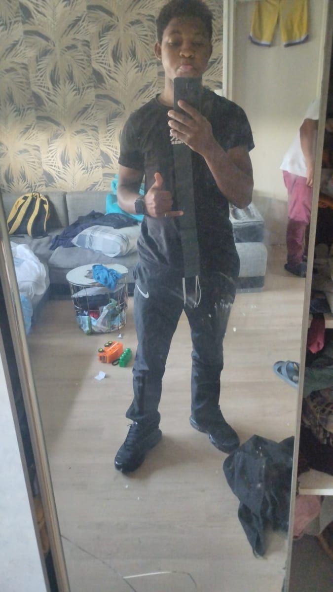 Profil de Philéas, 32 ans, Annonce gay à La Hulpe (Brabant wallon)