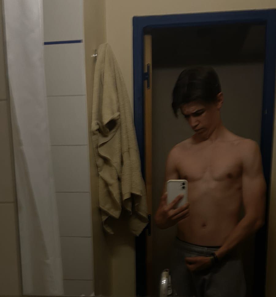 Léonce - Annonce gay à Hélécine Profil de Léonce, 23 ans, Annonce gay à Hélécine (Brabant wallon)